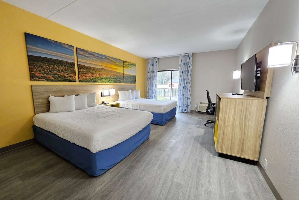 Room, 2 Queen Beds, Non Smoking