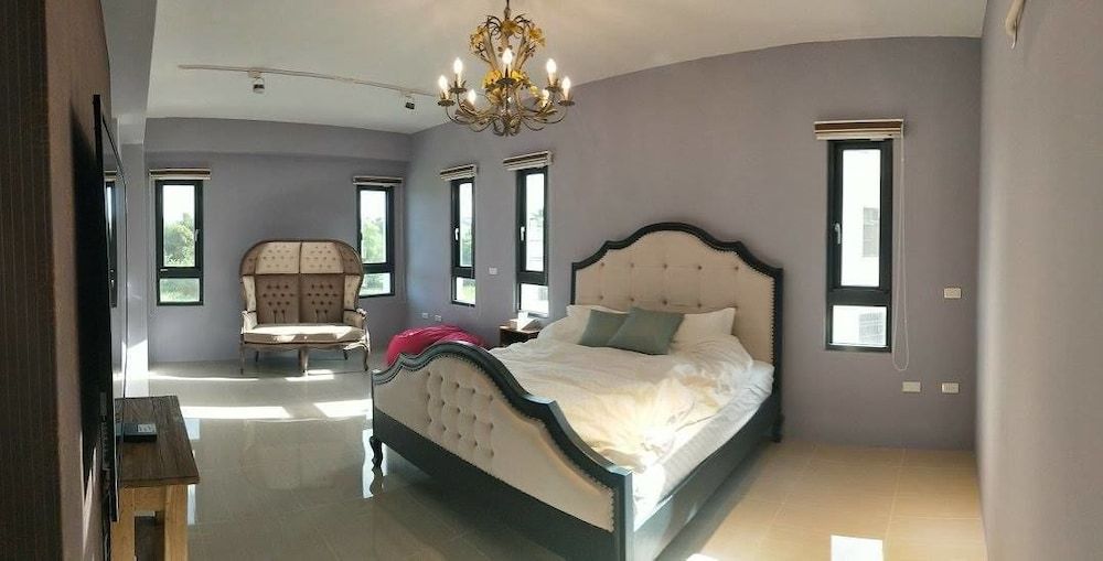 Family Duplex, Balcony