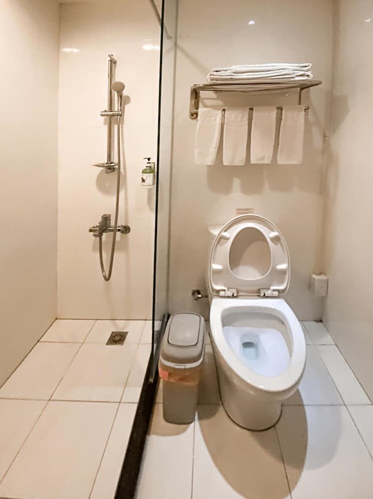 Guide Education Culture Hotel Kaohsiung Museum of Fine Arts Standard Quadruple Room 4