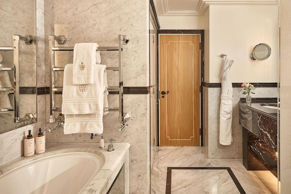 Claridge’s, Maybourne Superior Room 5