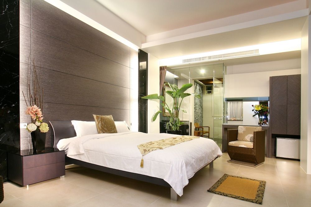 Spring Fountain Hotel Premium Double Room, 1 Queen Bed 3