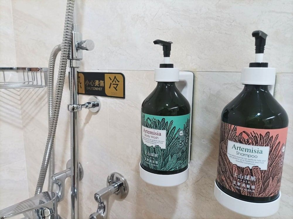 Crystal Hotel Business Twin Room 3