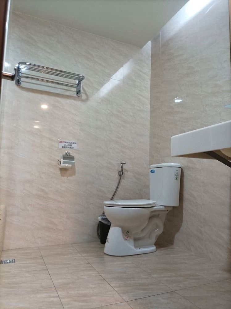 Crystal Hotel Family Quadruple Room 4