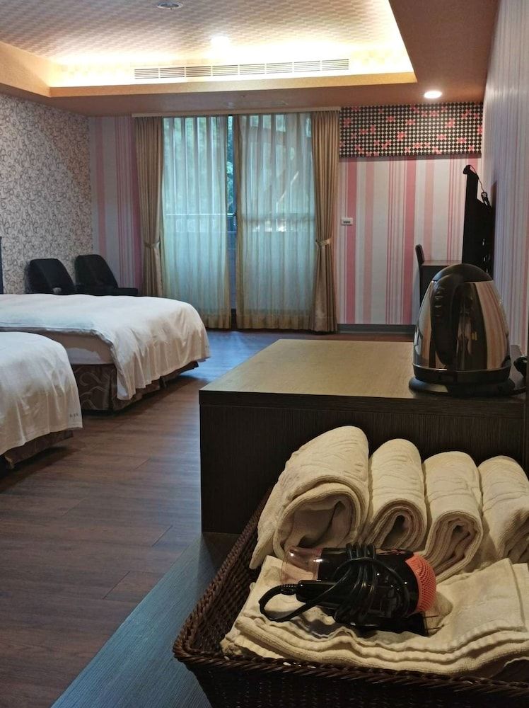 Crystal Hotel Family Quadruple Room 3