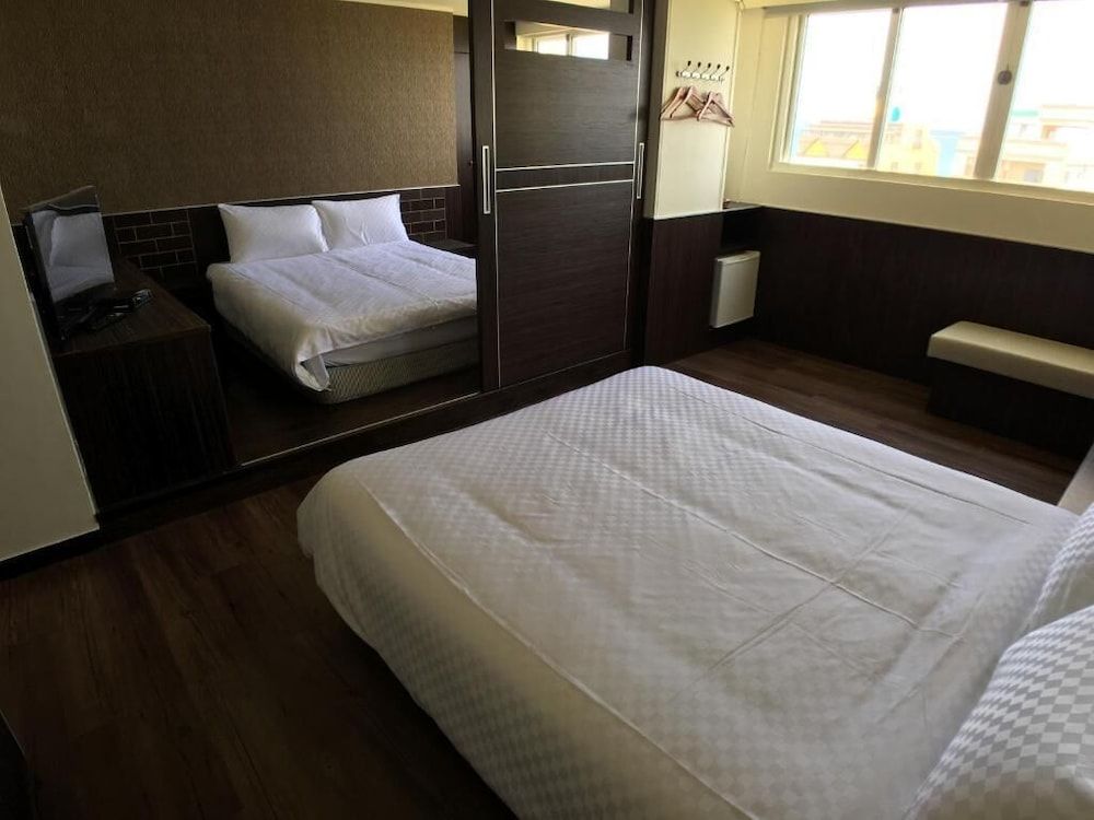 Penghu An-I Hotel Deluxe Quadruple Room, 2 Double Beds, Sea View 5