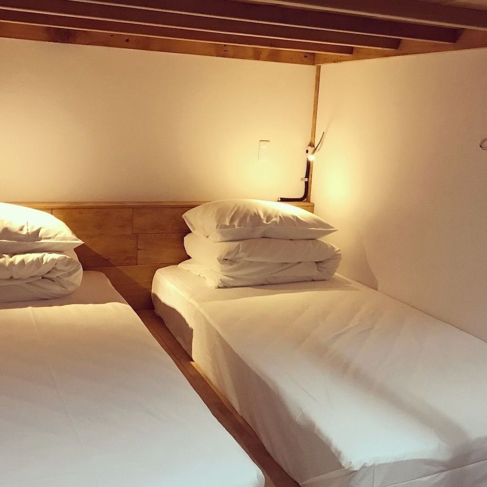 Signature Shared Dormitory, Women only, Shared Bathroom (Max occupancy 6 people, Checkin before 9P)