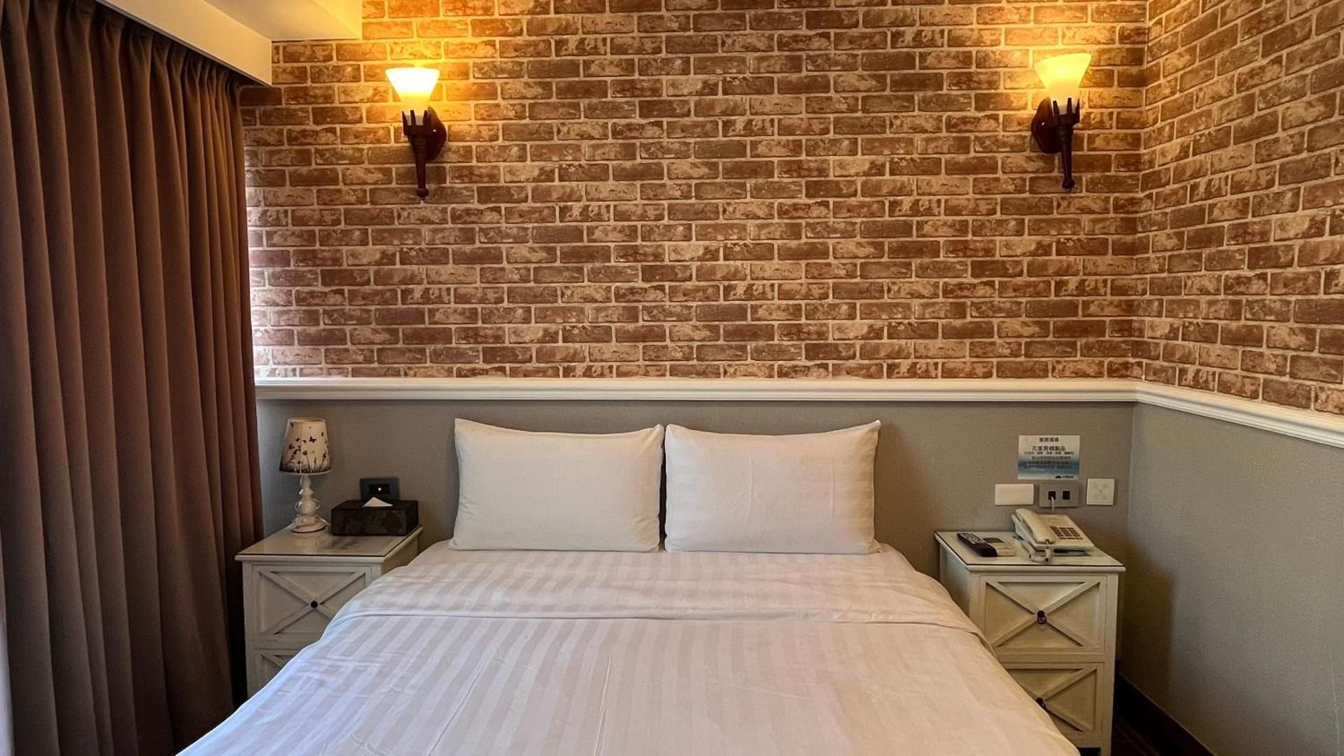 Double Room - No Parking