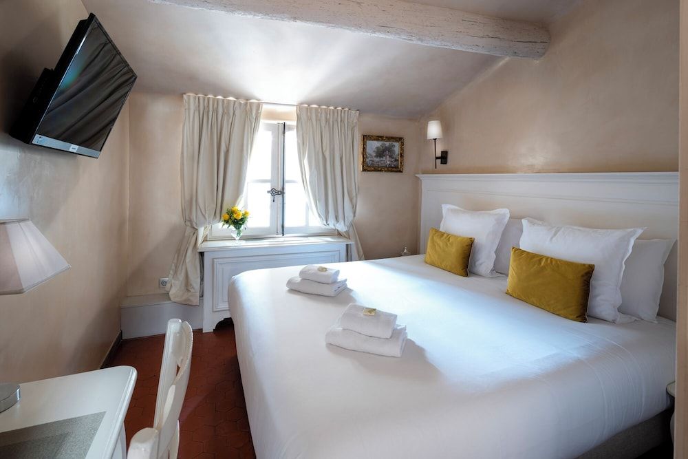 Classic Double Room, 1 King Bed, Air conditioning, City View