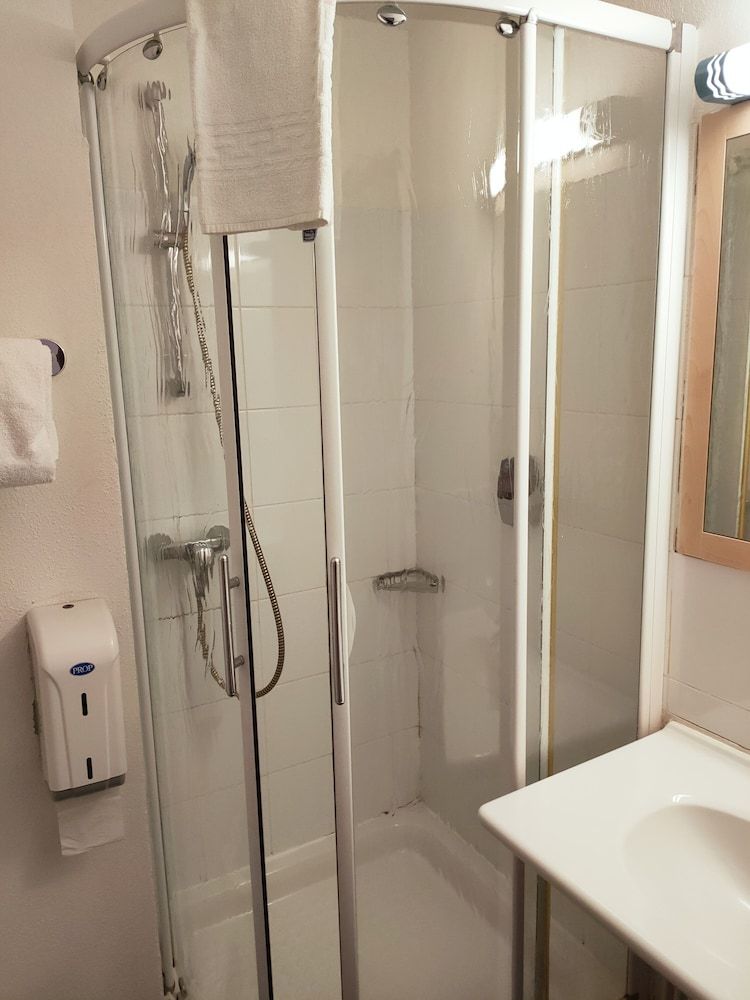 Brit  Hôtel Cahors Nord Double Room 8