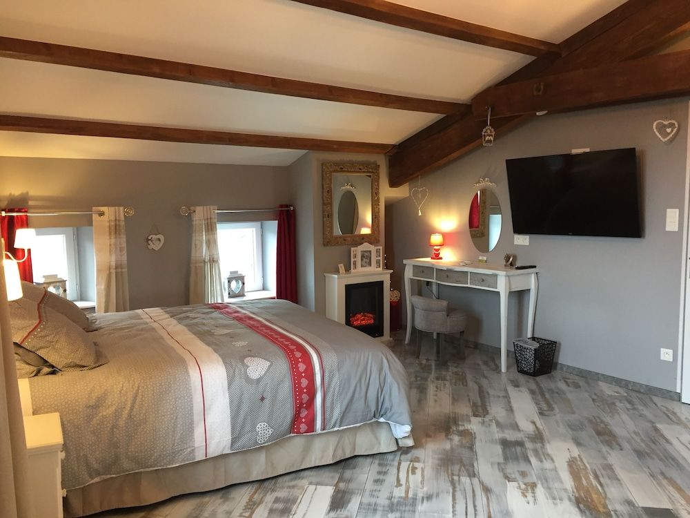 Romantic Suite, 1 King Bed with Sofa bed, Private Bathroom