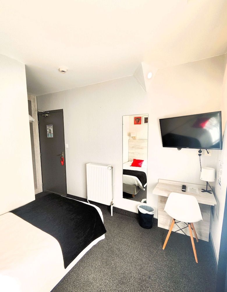 Campanile Grenoble Centre Gare Standard Room, 2 Twin Beds 6