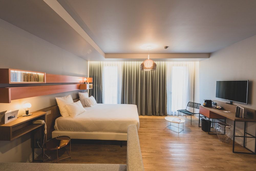 Junior Suite, Multiple Beds