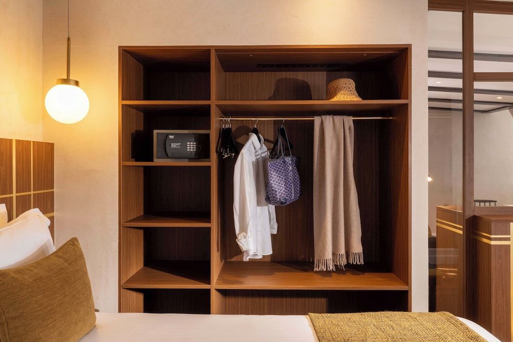 Hôtel Le Colombier Family Suite, 1 Queen Bed with Sofa bed 3