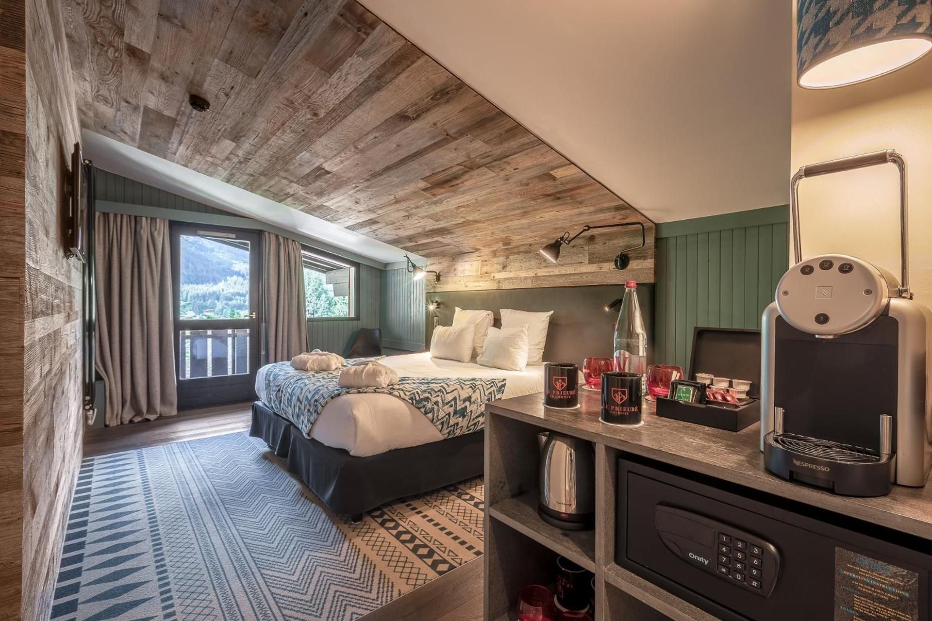 Suite - 6 People