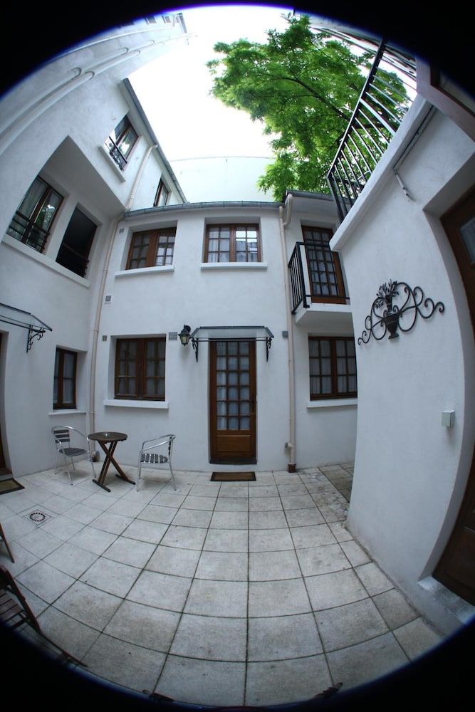 undefined Hotel de Senlis 3