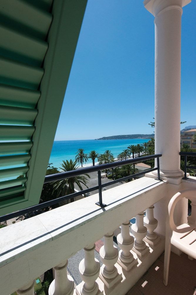 Hôtel Vacances Bleues Le Balmoral Double Room, Sea View 5