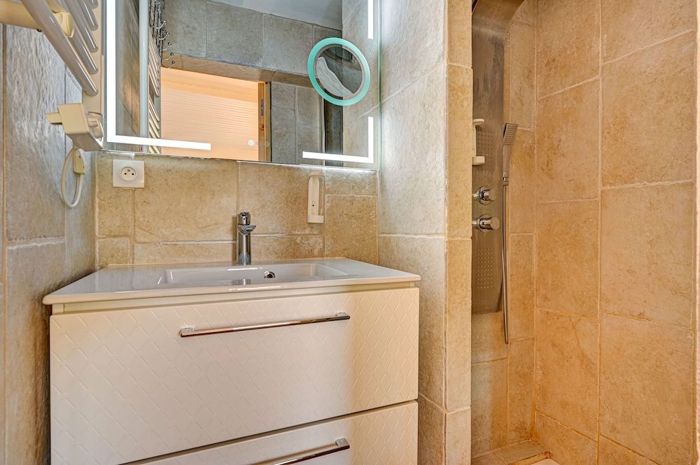 Hôtel Le Provence Family Suite, 2 Bedrooms 17