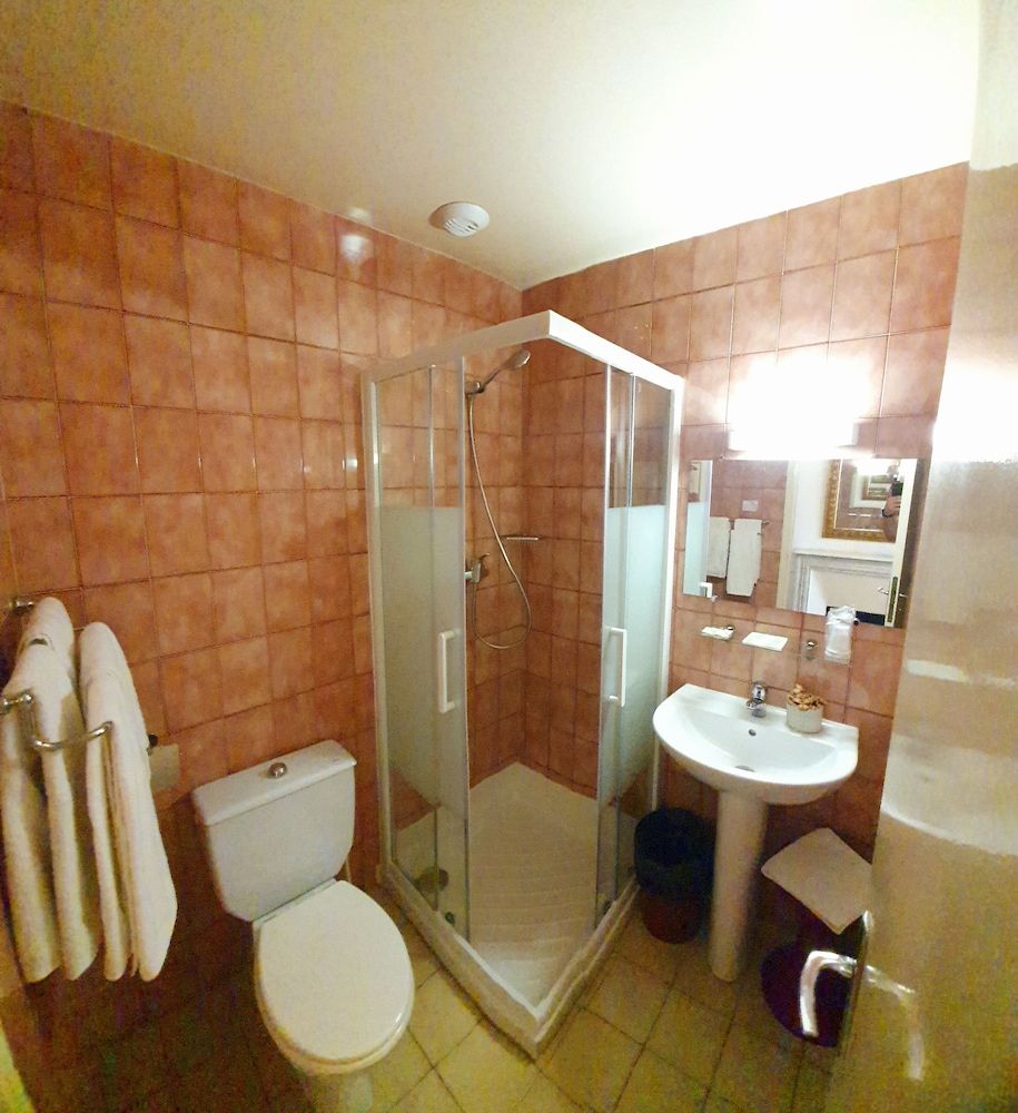 Hôtel Richelieu Twin Room 4