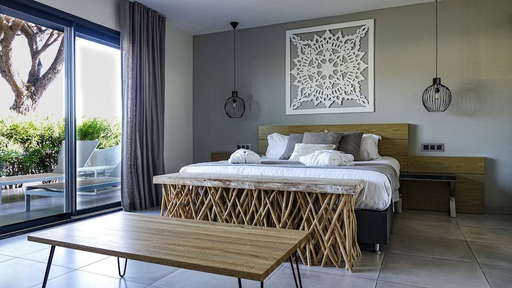 Deluxe Double Room, Bathtub, Marina View