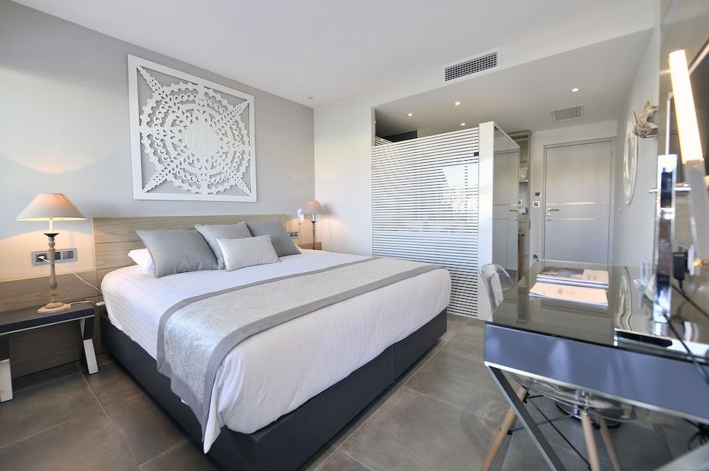 Premier Room, 1 Double Bed, Terrace, Garden View