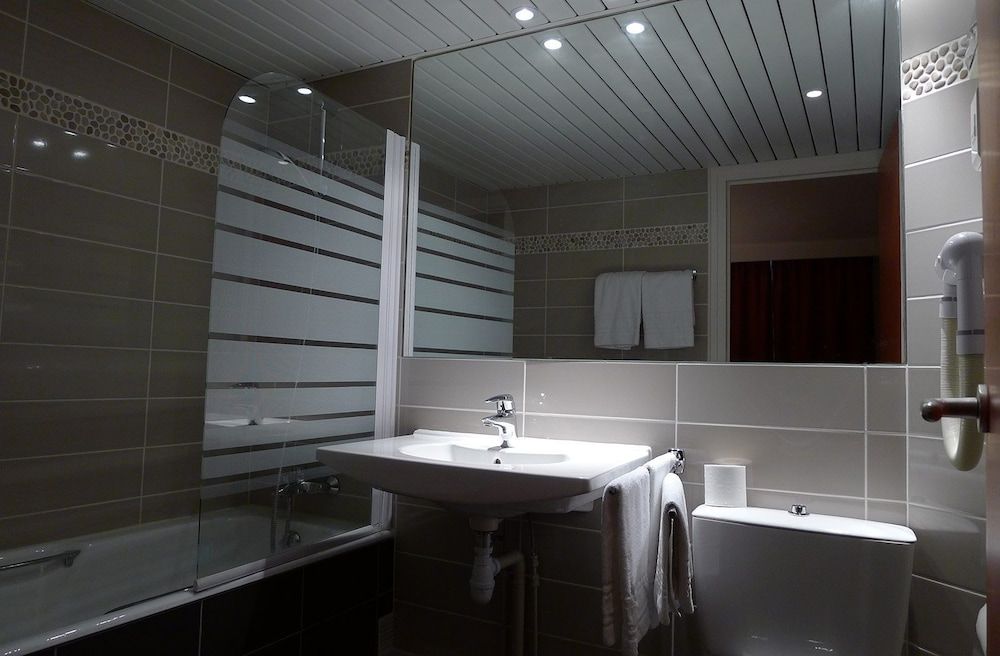 Hôtel La Résidence Lyon Double or Twin Room 16