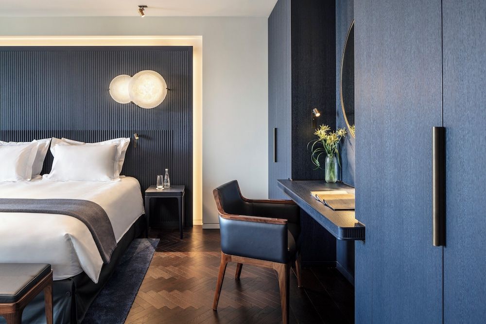 Eiffel Deluxe Room with Balcony
