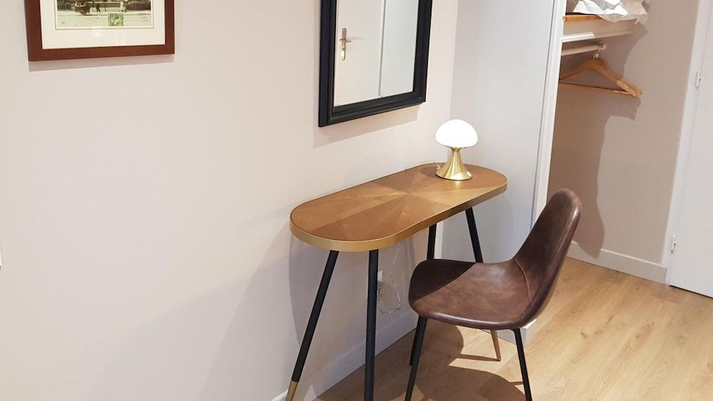 Le Beaugency Comfort Double Room 11