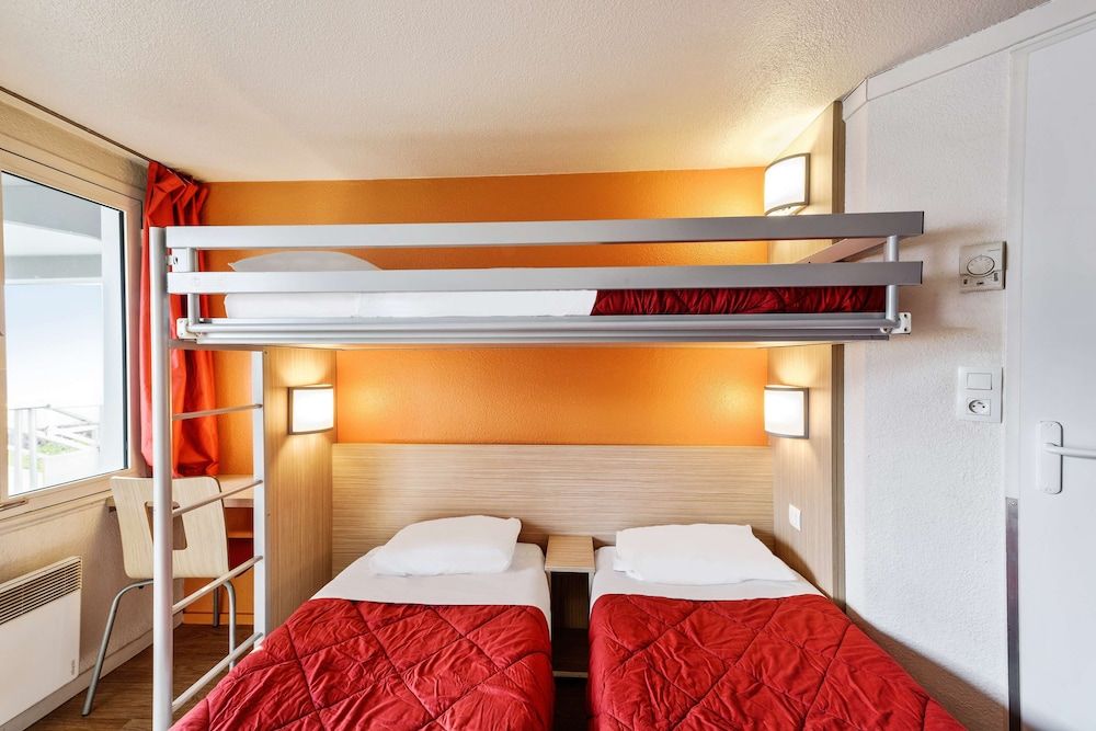Premiere Classe Bordeaux Sud-Pessac Becquerel Standard Room, 3 Twin Beds 2
