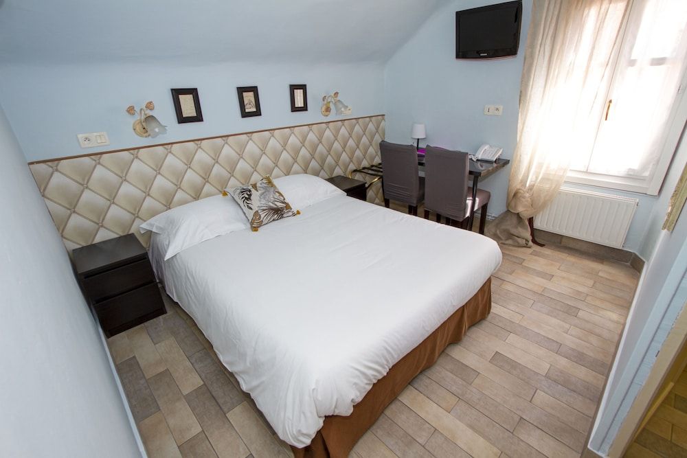 undefined Hotel Chalet de l'Isère 9