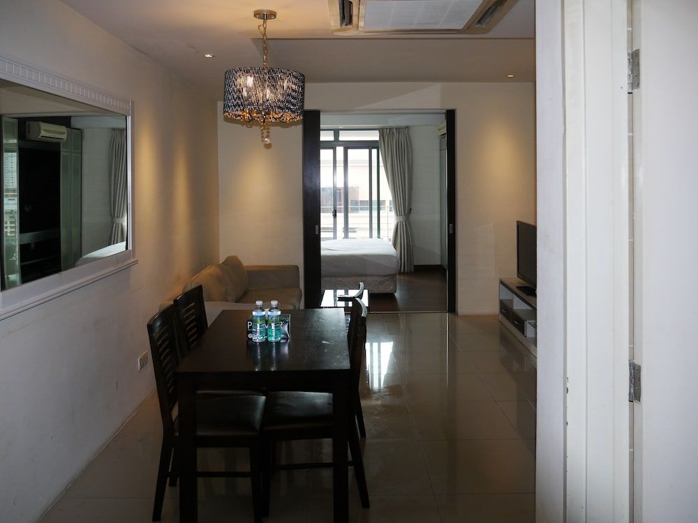 undefined Greensward Suites At Taragon 4