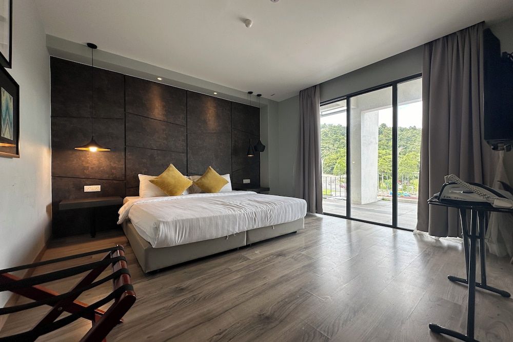 Deluxe Double Room, 1 King Bed, Balcony