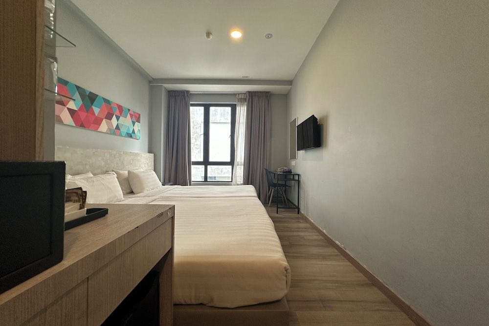 OYO Townhouse, Selayang formerly RHR Hotel Deluxe Triple Room 5