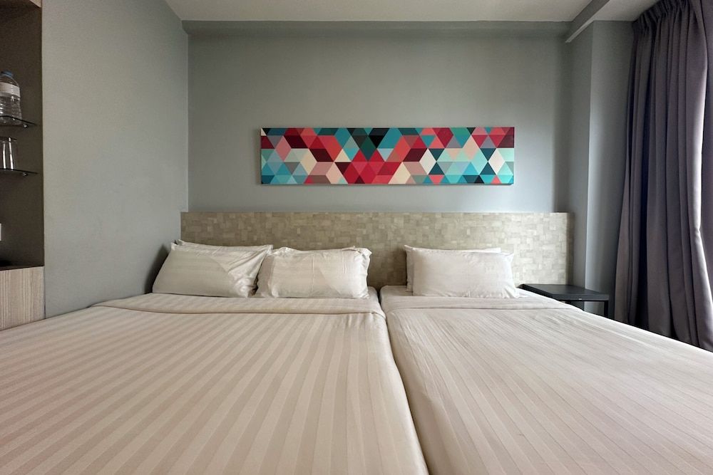 OYO Townhouse, Selayang formerly RHR Hotel Deluxe Triple Room 3