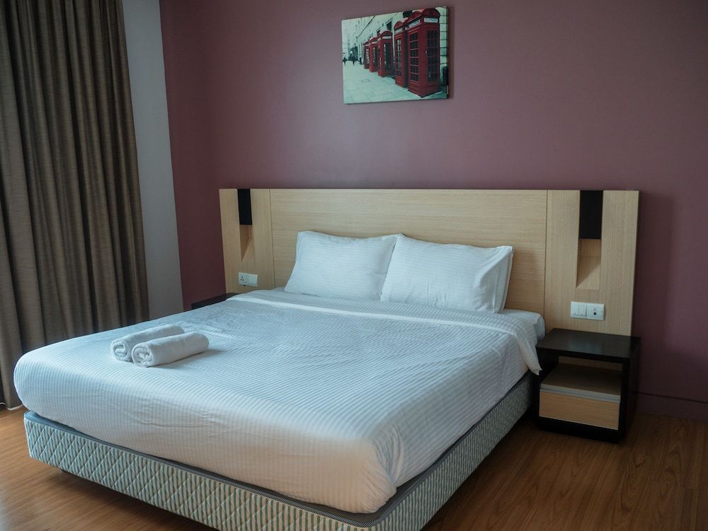 Wallace P Staycation Deluxe Room