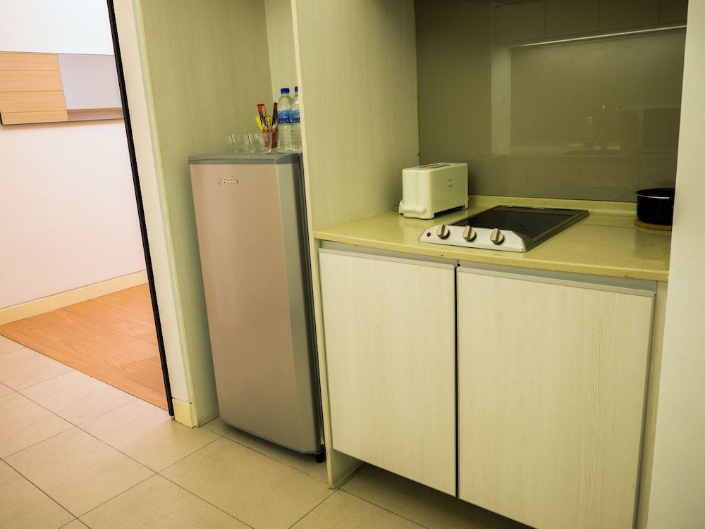 Wallace P Staycation Deluxe Room 7