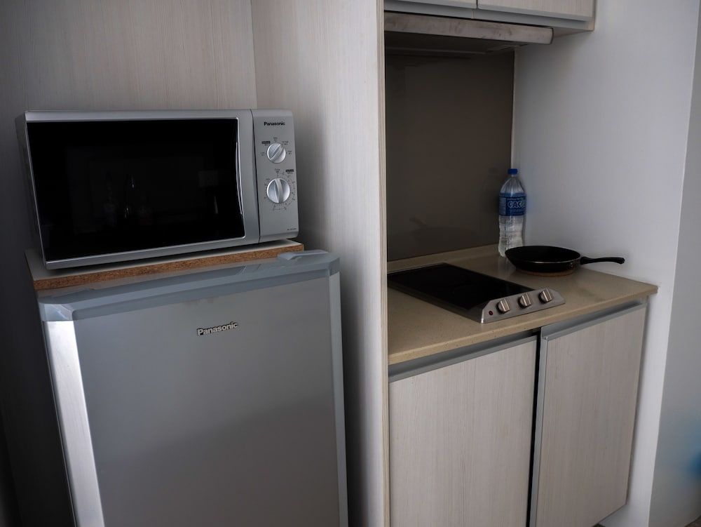 Wallace P Staycation Deluxe Room 8