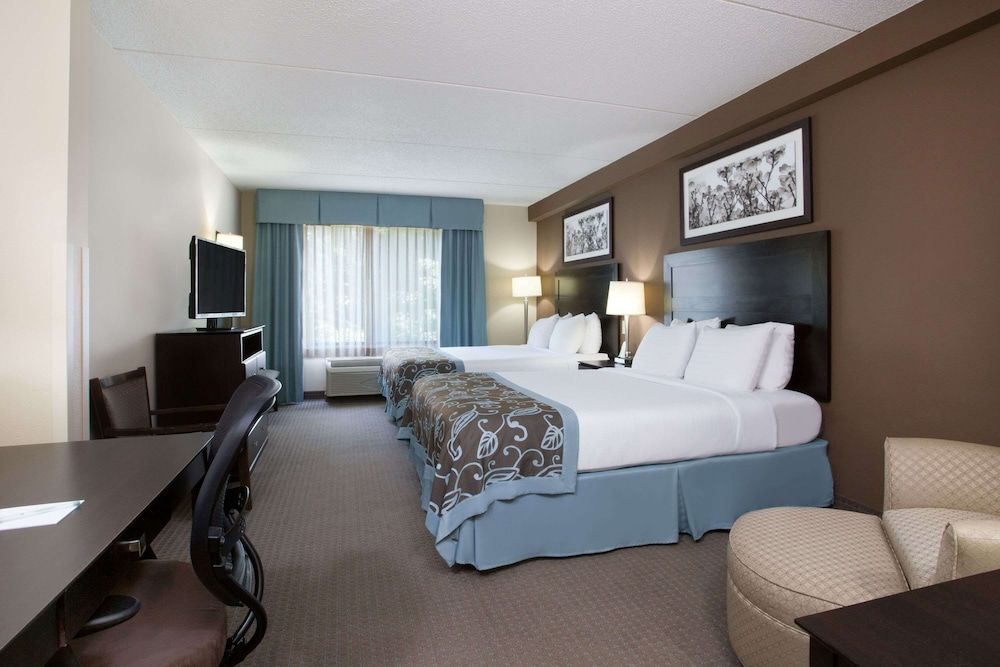 Room, 2 Queen Beds, Non Smoking