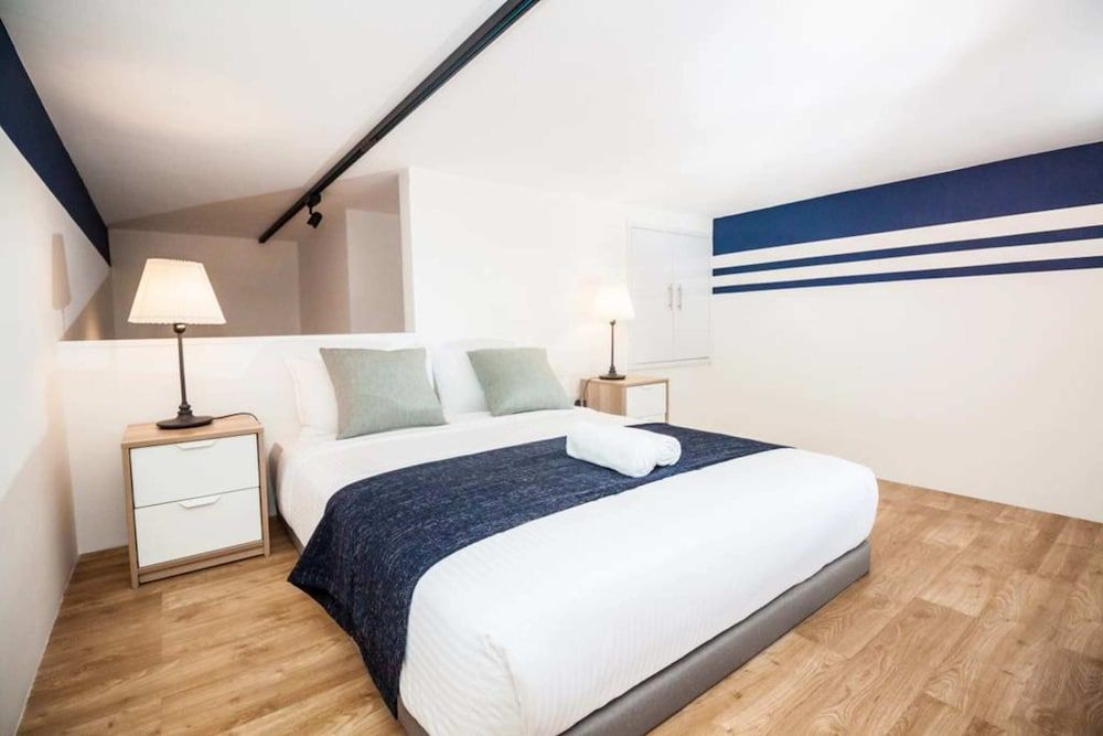 The Establishment EST KL Sentral Design Studio, 1 Queen Bed, Balcony 3