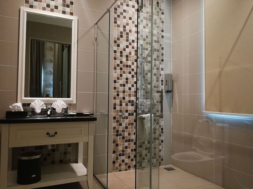 Casa Bianca Exclusive Room, 1 King Bed, Jetted Tub, Mountain View 3