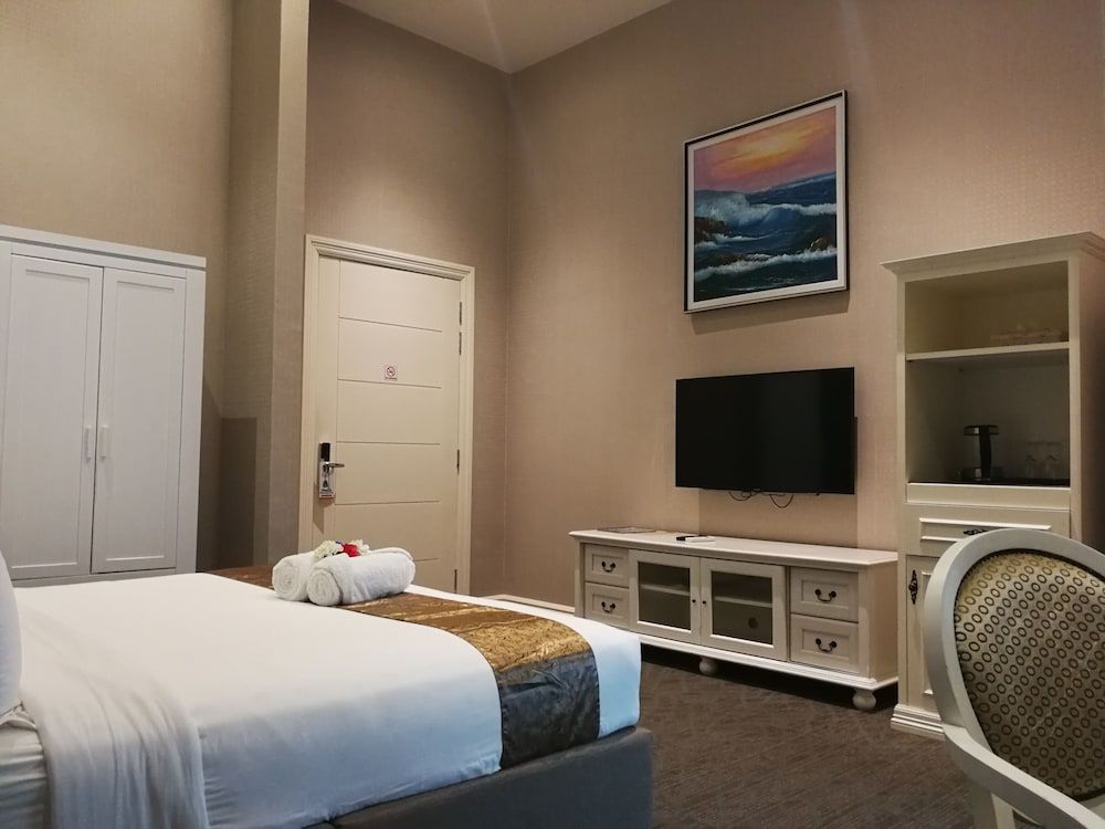 Casa Bianca Exclusive Room, 1 King Bed, Jetted Tub, Mountain View 5