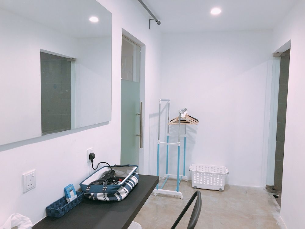 iO Hotel 2 Capsules 9