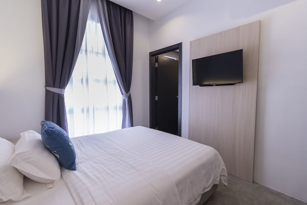 iO Hotel Couple Room 3