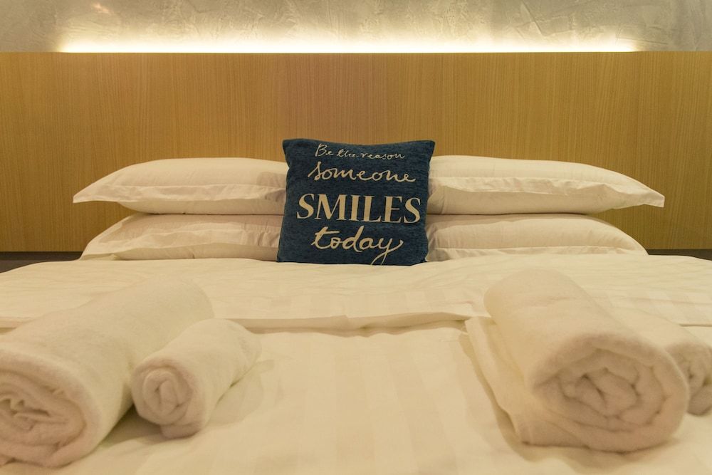 undefined iO Hotel 4