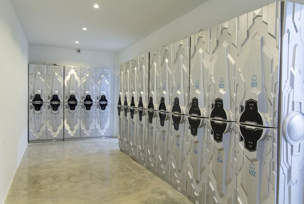 iO Hotel 2 Capsules 3