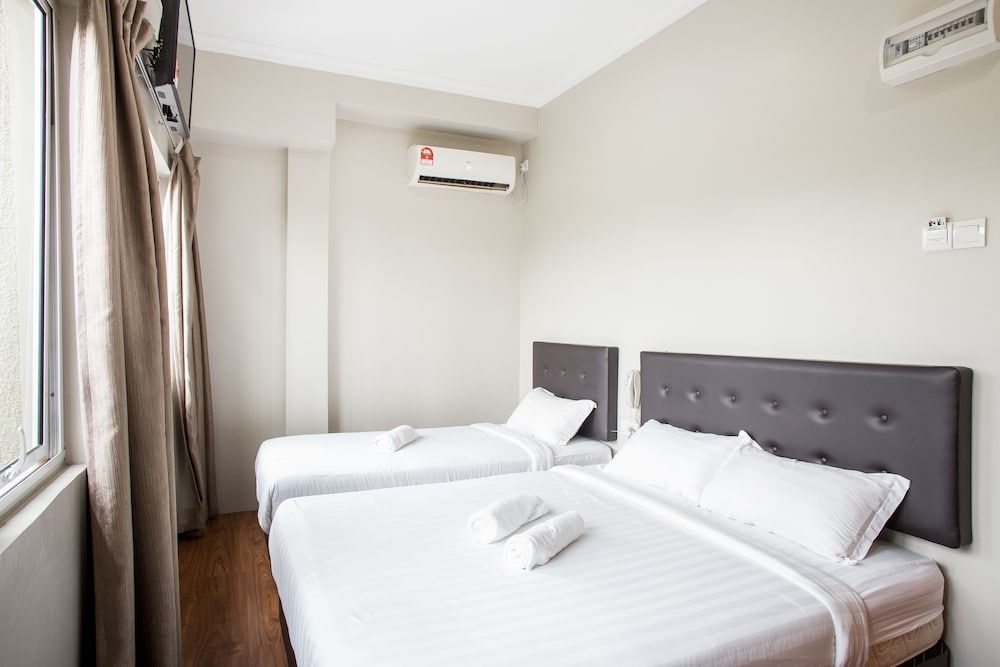 undefined Moment Hotel 4