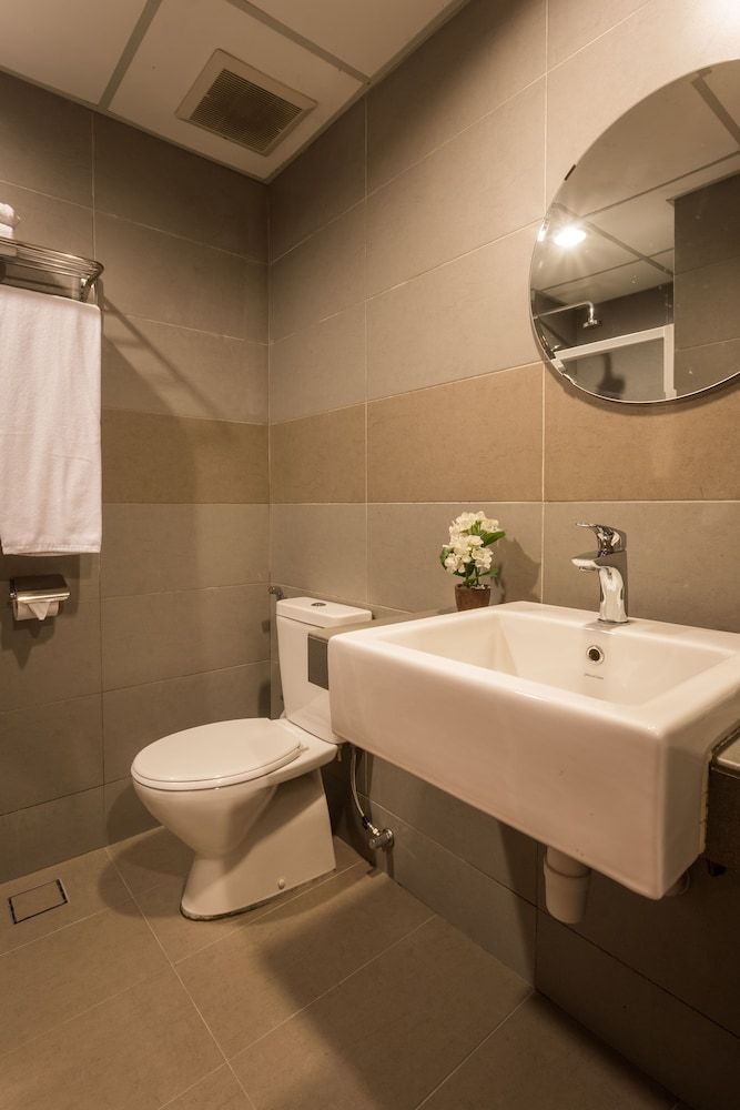 undefined PJ De Inn 10