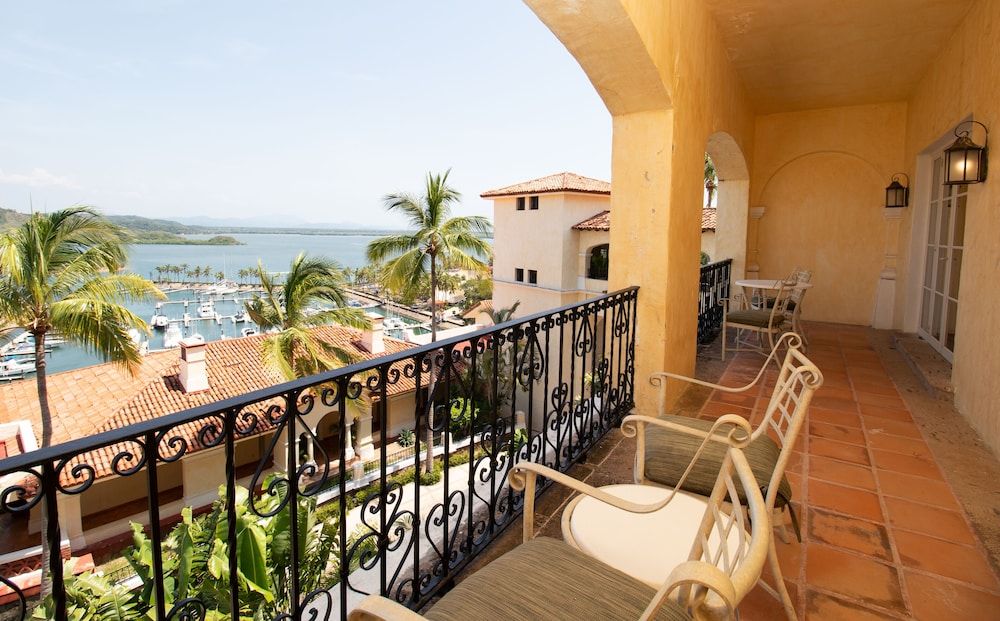 Grand Isla Navidad Golf & Spa Resort with Marina Parlour Suite 6