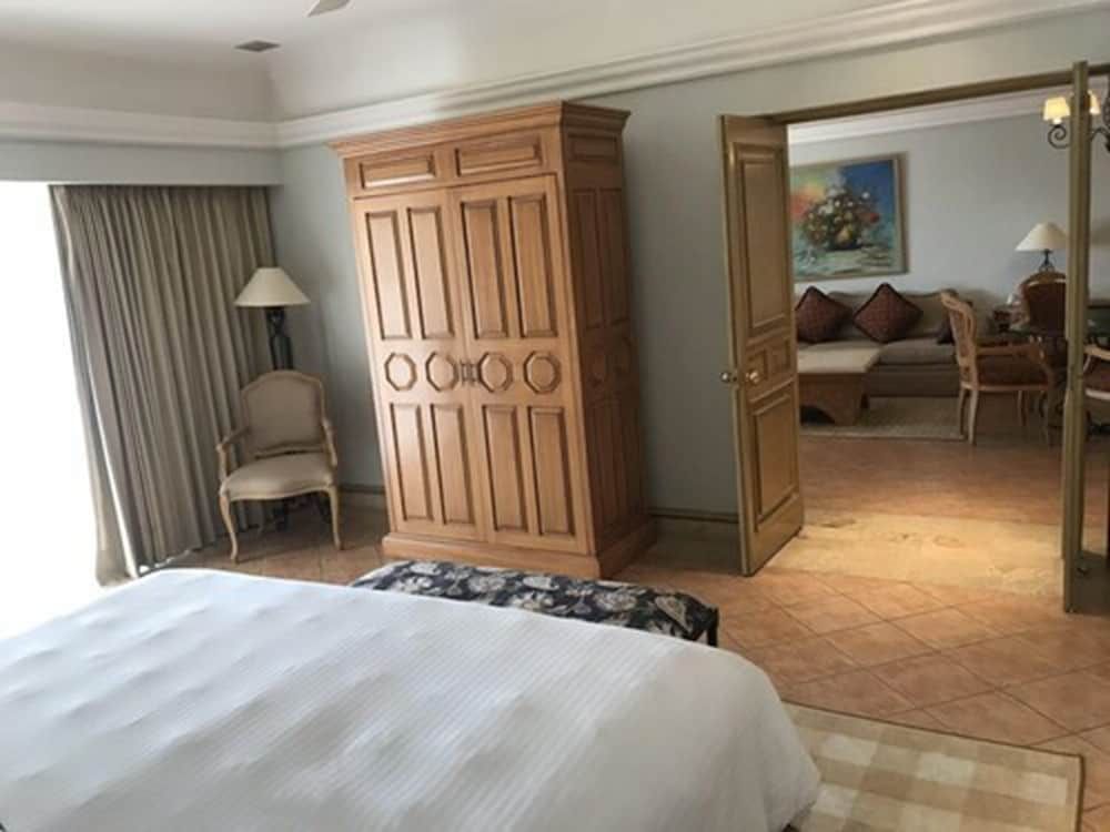 Grand Isla Navidad Golf & Spa Resort with Marina Parlour Suite 2