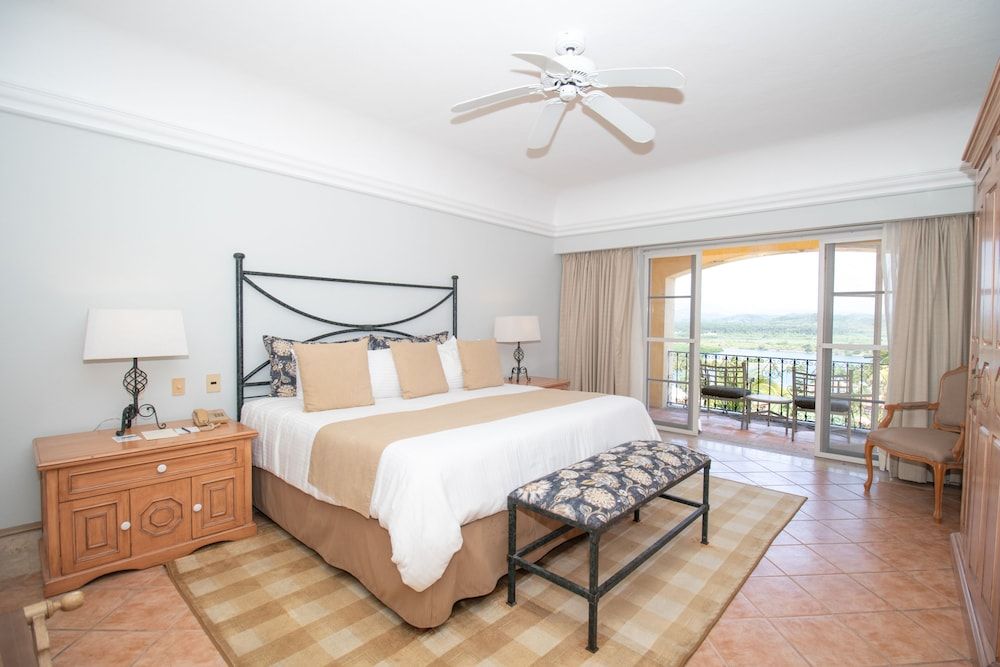 Grand Isla Navidad Golf & Spa Resort with Marina Parlour Suite 3