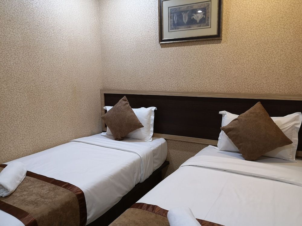 Hotel Grand Palace Ampang Standard Twin Room, No Windows 2